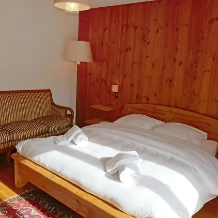 Holiday Etoile Des Neiges 度假居