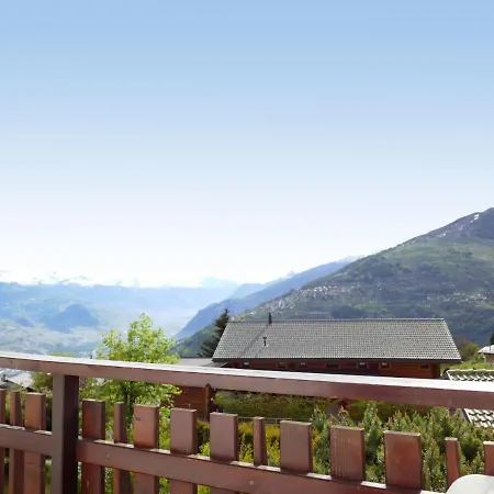 Holiday Etoile Des Neiges 度假居